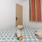 A 5 Mn Des Plages - Piscine- Tennis - Parking - 4 Personnes * Cannes