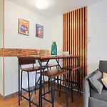 A 5 Mn Des Plages - Piscine- Tennis - Parking - 4 Personnes * Cannes