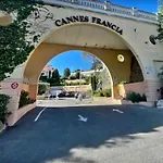 A 5 Mn Des Plages - Piscine- Tennis - Parking - 4 Personnes Apartman Cannes