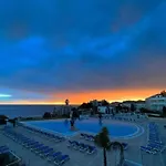 A 5 Mn Des Plages - Piscine- Tennis - Parking - 4 Personnes