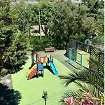 A 5 Mn Des Plages - Piscine- Tennis - Parking - 4 Personnes * Cannes