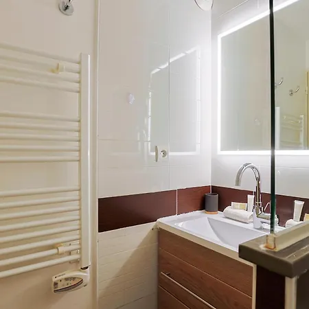 Résidence à 5 Mn Des Plages - Piscine- Tennis - Parking - 4 Personnes Apartamento *