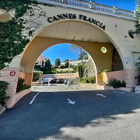 A 5 Mn Des Plages - Piscine- Tennis - Parking - 4 Personnes 아파트 칸느