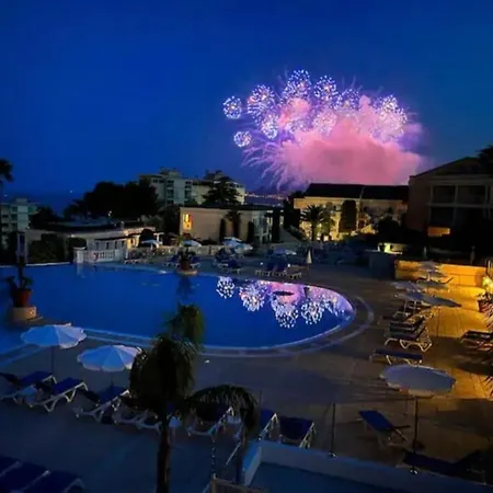 아파트 A 5 Mn Des Plages - Piscine- Tennis - Parking - 4 Personnes *