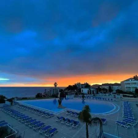 A 5 Mn Des Plages - Piscine- Tennis - Parking - 4 Personnes