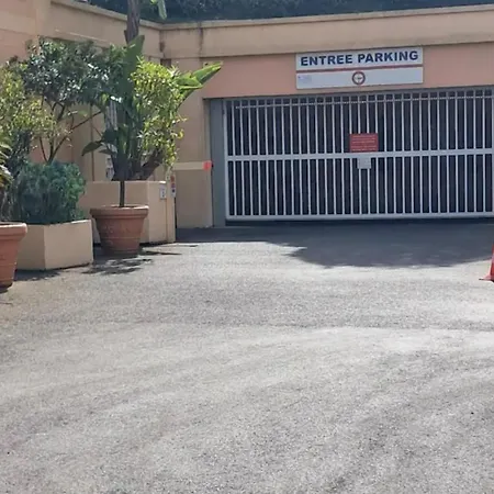 A 5 Mn Des Plages - Piscine- Tennis - Parking - 4 Personnes * 칸느